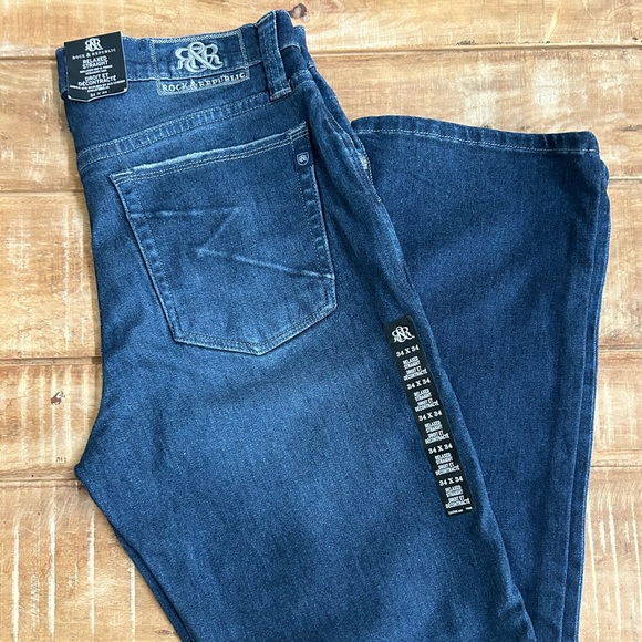 R&R Relaxed Straight Jeans - Picture 8 of 9